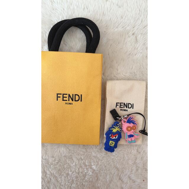 FENDI(フェンディ)のFENDI 限定　イヤホンジャック スマホ/家電/カメラのスマホアクセサリー(ストラップ/イヤホンジャック)の商品写真