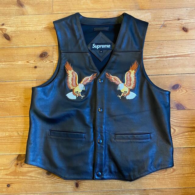 Supreme(シュプリーム)のSupreme Eagle leather vest S レザーベスト メンズのトップス(ベスト)の商品写真