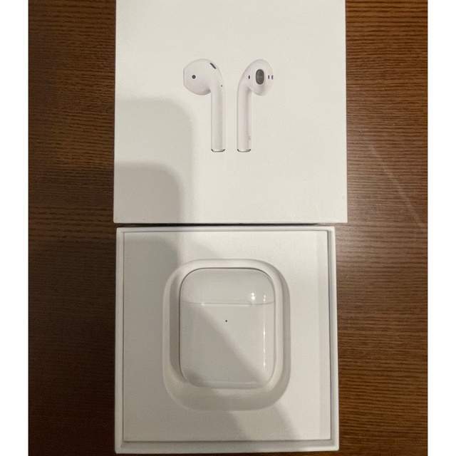 AirPods （第2世代）Apple純正！オマケ付き！のサムネイル