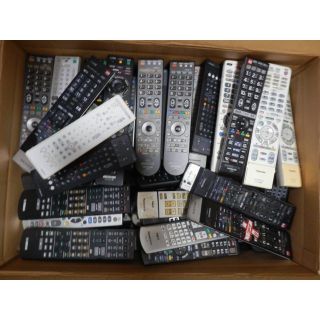 エアコン、テレビ、DVDプレーヤー、カーナビ等リモコン300個まとめて(その他)