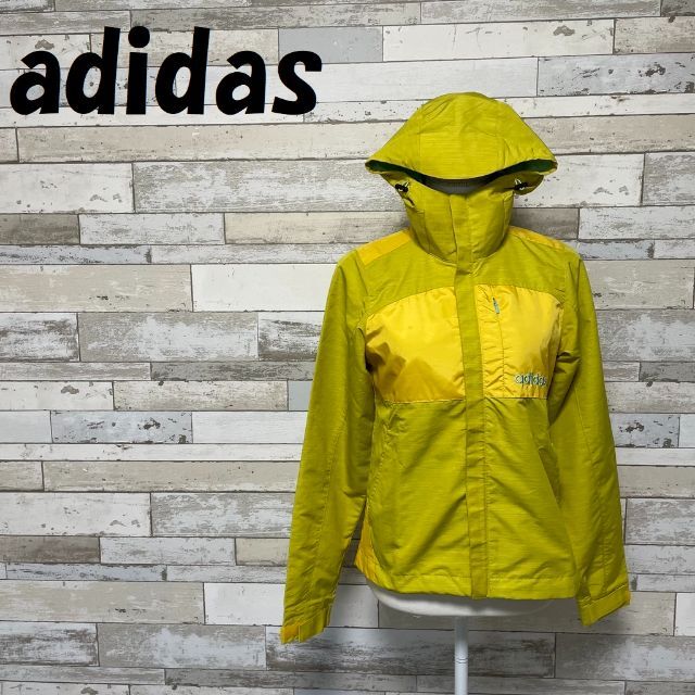 adidas(アディダス)の【人気】アディダス ロゴ刺繍入り ウインドブレーカー フード付き S レディース レディースのジャケット/アウター(ナイロンジャケット)の商品写真