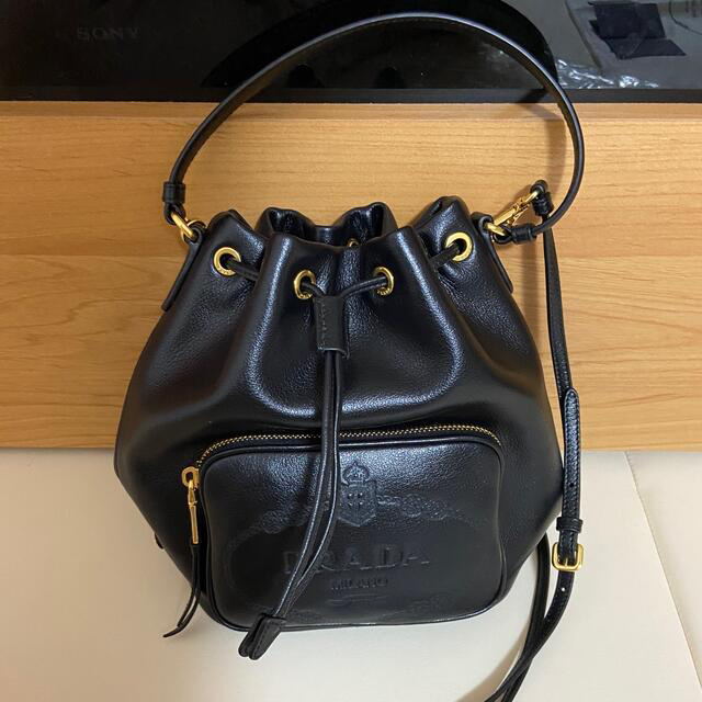 【売り切れ】PRADA デュエット　レザー巾着型2wayショルダーバッグ