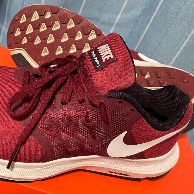 NIKE(ナイキ)のNIKE RUN SWIFT / 25.5 スニーカー メンズの靴/シューズ(スニーカー)の商品写真