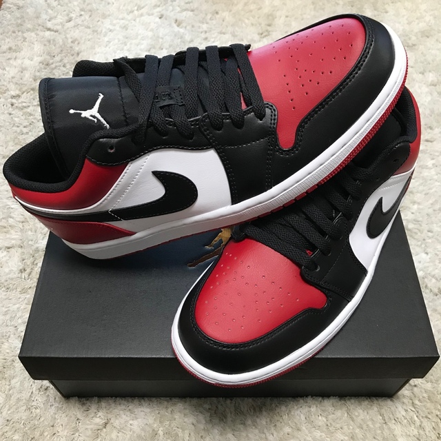 NIKE(ナイキ)のNIKE  Jordan1 Low Bred Toe ナイキ エアジョーダン メンズの靴/シューズ(スニーカー)の商品写真