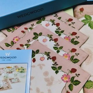 ウェッジウッド(WEDGWOOD)のらび様ご専用ですW 51　WEDGWOODティーマットコースターセット(テーブル用品)