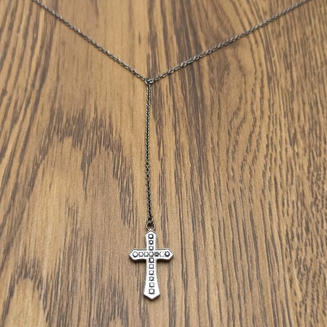 クロスネックレス ロザリオ ブラック キュービックジルコニア 十字架 ステンレス レディースのアクセサリー(ネックレス)の商品写真