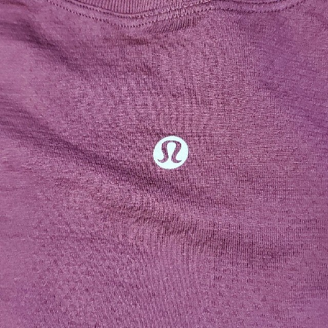 lululemon(ルルレモン)のルルレモン Tシャツ サイズ4 レディースのトップス(Tシャツ(半袖/袖なし))の商品写真