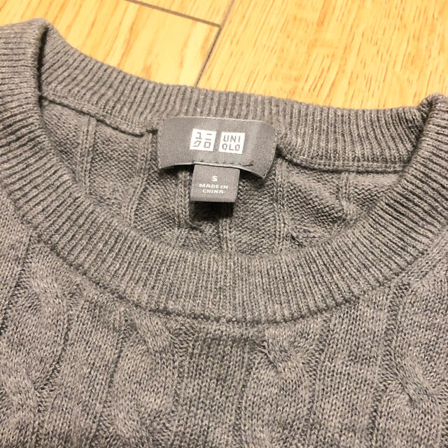 UNIQLO(ユニクロ)のグレーセーター【ユニクロ】 メンズのトップス(ニット/セーター)の商品写真