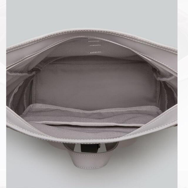 お値下げ　ガストンルーガ ルーレン トープアンドブラック レディースのバッグ(リュック/バックパック)の商品写真