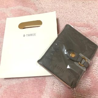 ザラ(ZARA)のグレー×ピンクの可愛いデザイン♡ビースリーカードケース♡カード入れ(名刺入れ/定期入れ)