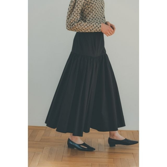 STUDIOUS(ステュディオス)のクラネ GATHER TIERED MAXI SKIRT レディースのスカート(ロングスカート)の商品写真