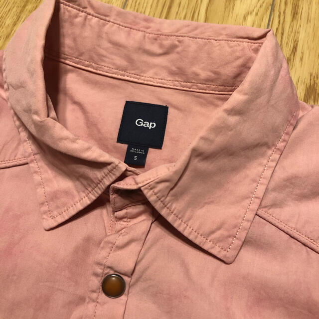 GAP(ギャップ)のピンクシャツ【GAP】 メンズのトップス(シャツ)の商品写真