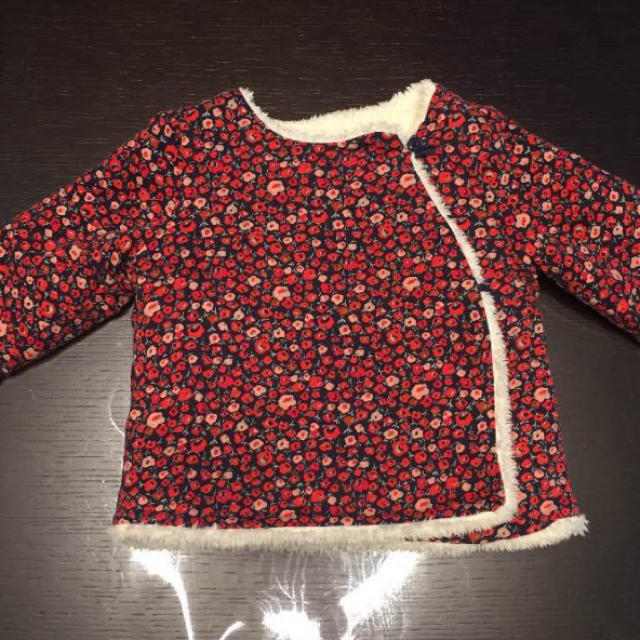 babyGAP(ベビーギャップ)の2wayモコモコ暖かくアウター キッズ/ベビー/マタニティのベビー服(~85cm)(ジャケット/コート)の商品写真