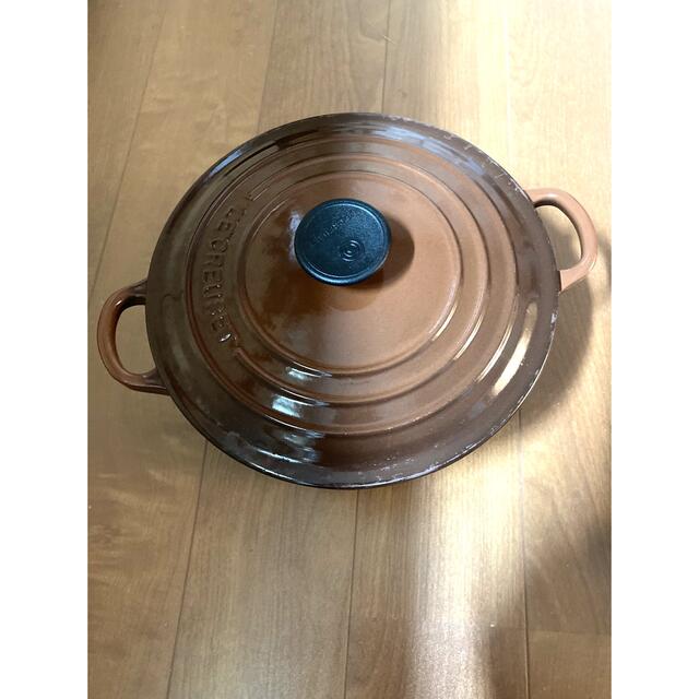 LE CREUSET(ルクルーゼ)のル・クルーゼ　ココットロンド　チェスナッツ　20cm インテリア/住まい/日用品のキッチン/食器(鍋/フライパン)の商品写真