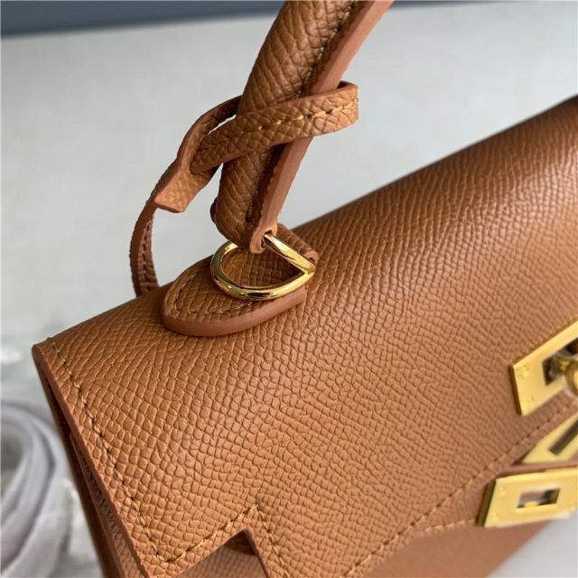 SALE* スクエア型 本革ショルダーバッグ キャメル の通販 by nyaga's