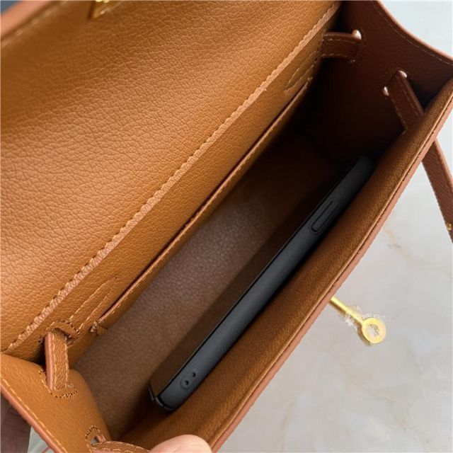 SALE* スクエア型 本革ショルダーバッグ キャメル の通販 by nyaga's