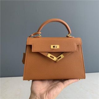 *SALE* スクエア型 本革ショルダーバッグ キャメル の通販 by