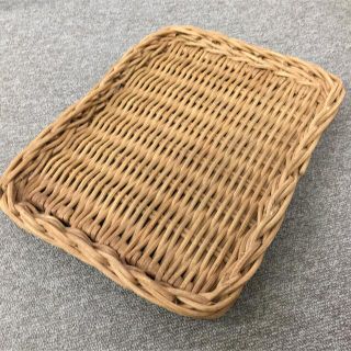 ムジルシリョウヒン(MUJI (無印良品))の未使用！無印良品 ラタンバスケット トレー(収納/キッチン雑貨)