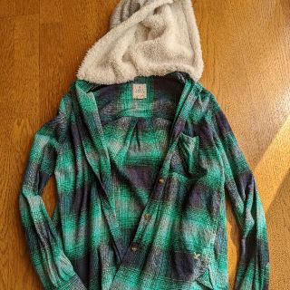 アメリカンイーグル(American Eagle)の美品　アメリカンイーグル　チェック　シャツ　パーカー(シャツ/ブラウス(長袖/七分))