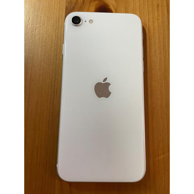 iPhone(アイフォーン)のアップル iPhoneSE 第2世代 64GB ホワイト 美品 スマホ/家電/カメラのスマートフォン/携帯電話(スマートフォン本体)の商品写真
