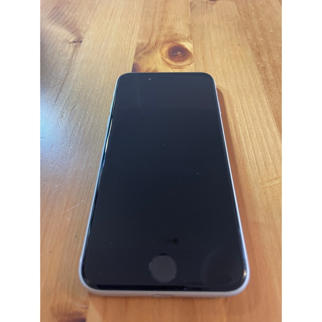 iPhone(アイフォーン)のアップル iPhoneSE 第2世代 64GB ホワイト 美品 スマホ/家電/カメラのスマートフォン/携帯電話(スマートフォン本体)の商品写真