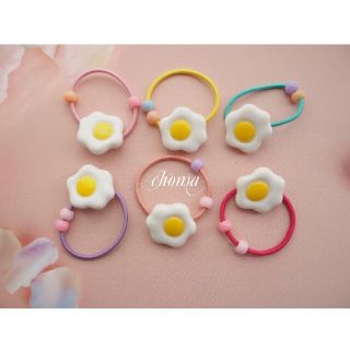 ぷっくり目玉焼きのヘアゴム☆ハンドメイド☆ミニサイズ(ファッション雑貨)