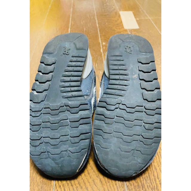 ニューバランス キッズ ネイビー17cm キッズ/ベビー/マタニティのキッズ靴/シューズ(15cm~)(スニーカー)の商品写真