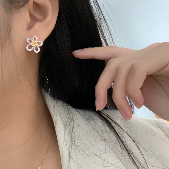 全国無料低価 花モチーフ 天然ダイヤモンドピアス0.8ct k18の通販 by