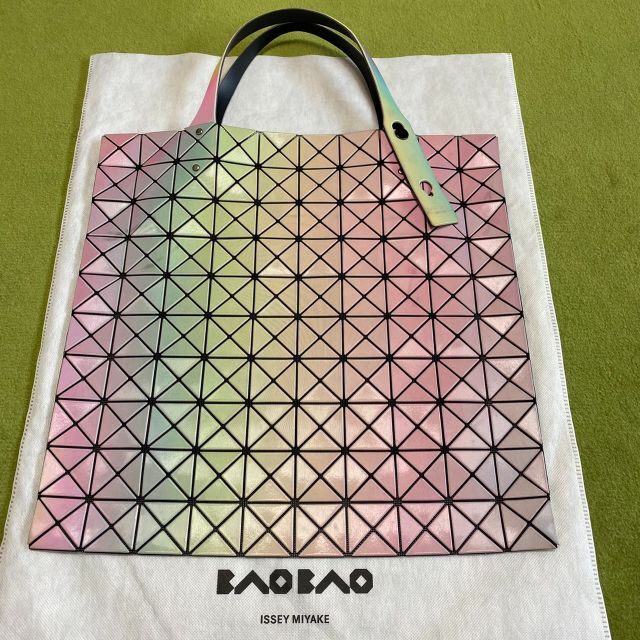 希少】BAOBAO ISSEY MIYAKE トートバッグ レインボーパステル 【冬