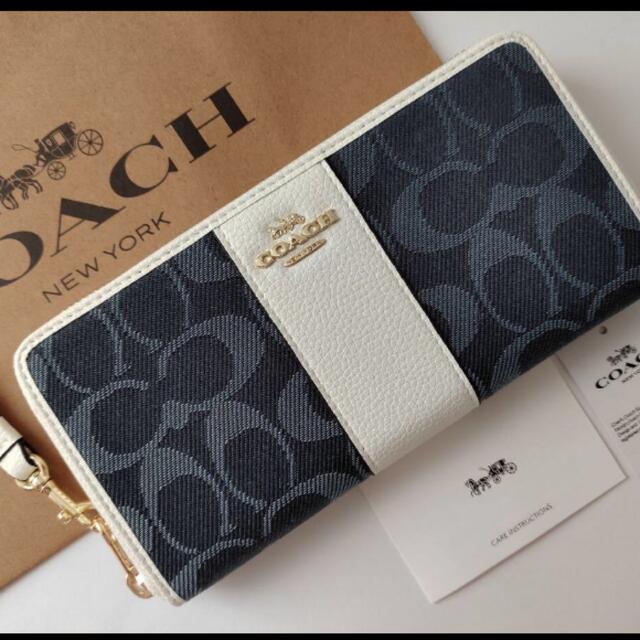 COACH(コーチ)の【新品】COACH コーチ 長財布 デニム シグネチャー ストラップ付き レディースのファッション小物(財布)の商品写真