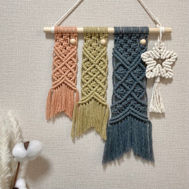 macramé✳︎マクラメ編み　こいのぼりタペストリー　STAR付✴︎ ハンドメイドのインテリア/家具(インテリア雑貨)の商品写真