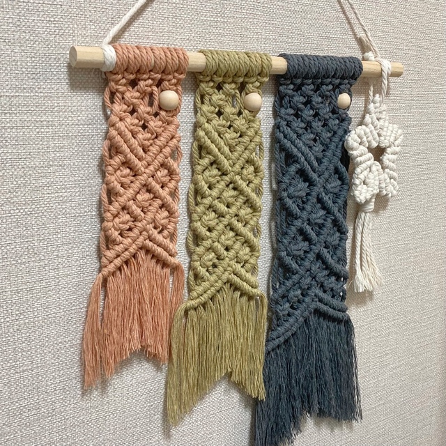 macramé✳︎マクラメ編み　こいのぼりタペストリー　STAR付✴︎ ハンドメイドのインテリア/家具(インテリア雑貨)の商品写真