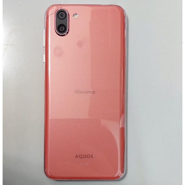 AQUOS(アクオス)の12021a docomo AQUOS R2 SH-03K スマホ　ピンク スマホ/家電/カメラのスマートフォン/携帯電話(スマートフォン本体)の商品写真