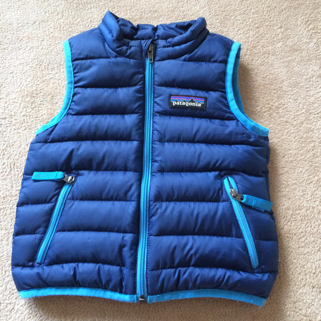 patagonia(パタゴニア)のパタゴニア ダウンベスト 6m〜12m キッズ/ベビー/マタニティのベビー服(~85cm)(ジャケット/コート)の商品写真