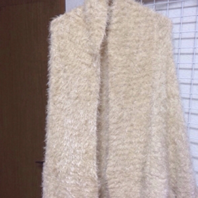 DaTuRa(ダチュラ)のダチュラ ダーリンニット 値下げ レディースのジャケット/アウター(毛皮/ファーコート)の商品写真