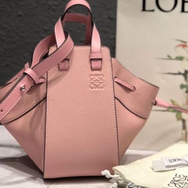 LOEWE - ロエベ ハンモック スモールバッグ 新品未使用の通販 by Kaori's shop｜ロエベならラクマ