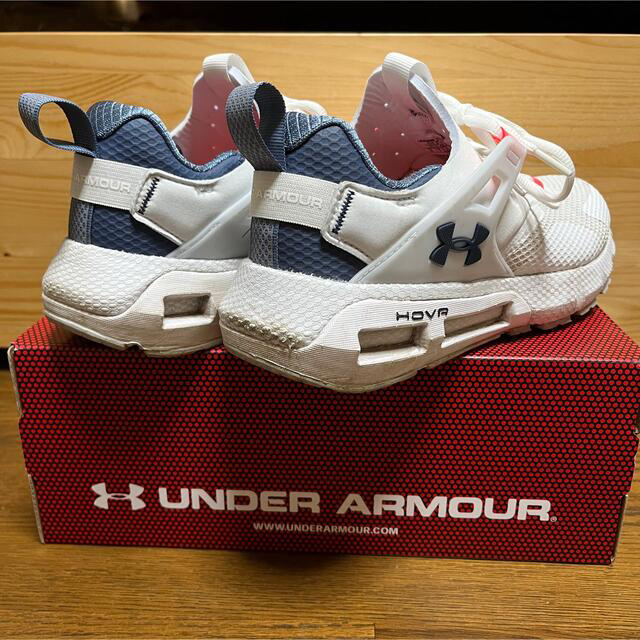 UNDER ARMOUR(アンダーアーマー)の【値下げ中】UNDER ARMOUR UAホバー メガ ムーブメント メンズの靴/シューズ(スニーカー)の商品写真