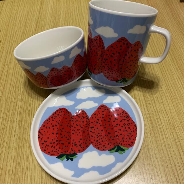 マリメッコ　marimekko マンシッカヴォレット　プレート　ボウル　カップいちご柄