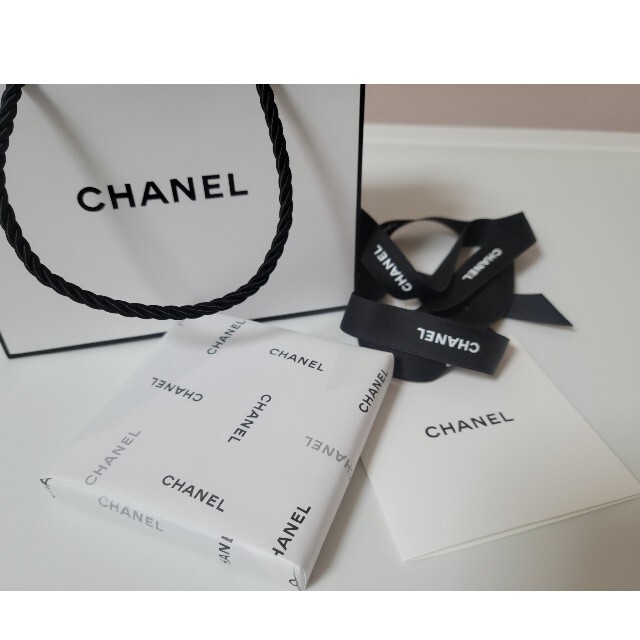 CHANEL(シャネル)のCHANEL　鏡　ミラー レディースのファッション小物(ミラー)の商品写真
