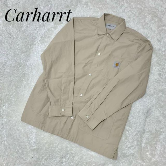 carhartt(カーハート)の【美品】　カーハート　ワンポイントロゴ　シャツ　コットン　ベージュ メンズのトップス(シャツ)の商品写真