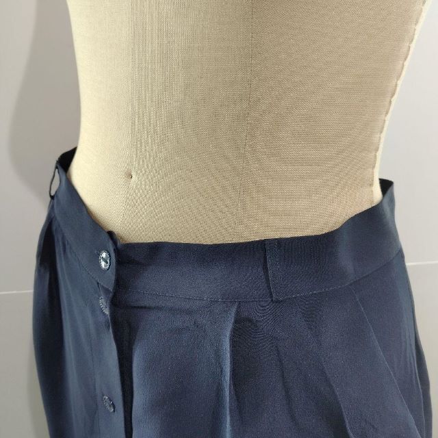 SESSUN(セッスン)のSESSUN セッスン　シルク100%前開きボタンスカート レディースのスカート(ひざ丈スカート)の商品写真