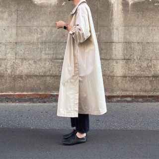 ユニクロ(UNIQLO)のuniqlo u ライトロングコート　L ナチュラル(スプリングコート)