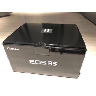 キヤノン(Canon)の【新品/未開封】Canon キャノン EOS R5 ボディー２台(ミラーレス一眼)