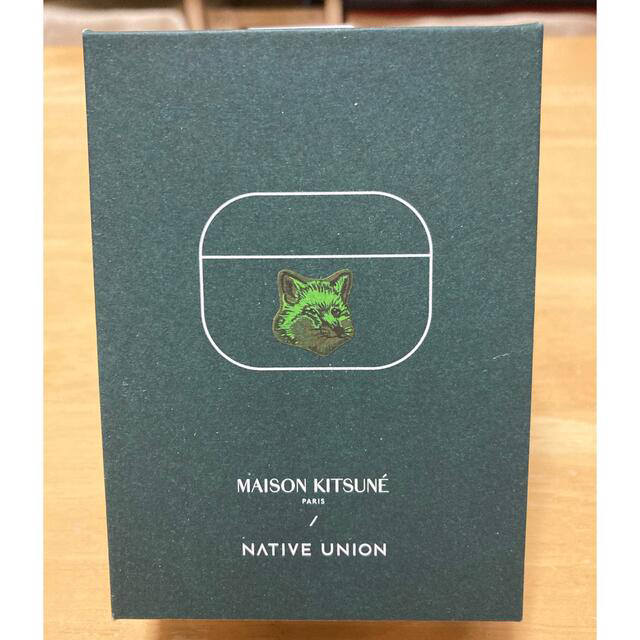 MAISON KITSUNE'(メゾンキツネ)の<MAISON KITSUNE> AirPods Proケース スマホ/家電/カメラのスマホアクセサリー(モバイルケース/カバー)の商品写真