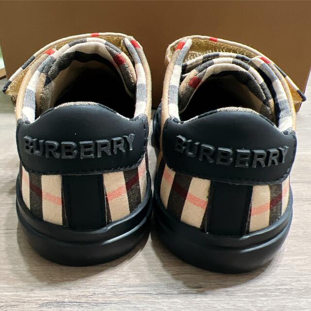 BURBERRY(バーバリー)のバーバリー　シューズ キッズ/ベビー/マタニティのベビー靴/シューズ(~14cm)(スニーカー)の商品写真