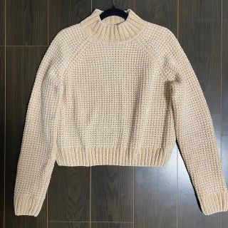 エイチアンドエム(H&M)のＨ＆Ｍ　ショート丈ふわふわニット(ニット/セーター)