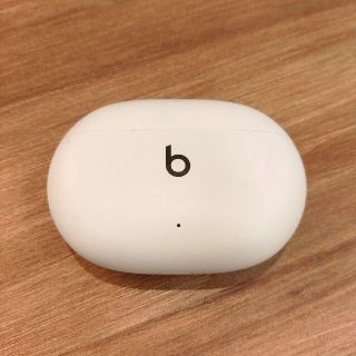 ビーツ(Beats)のお値下げ Beats Studio Buds 美品(ヘッドフォン/イヤフォン)