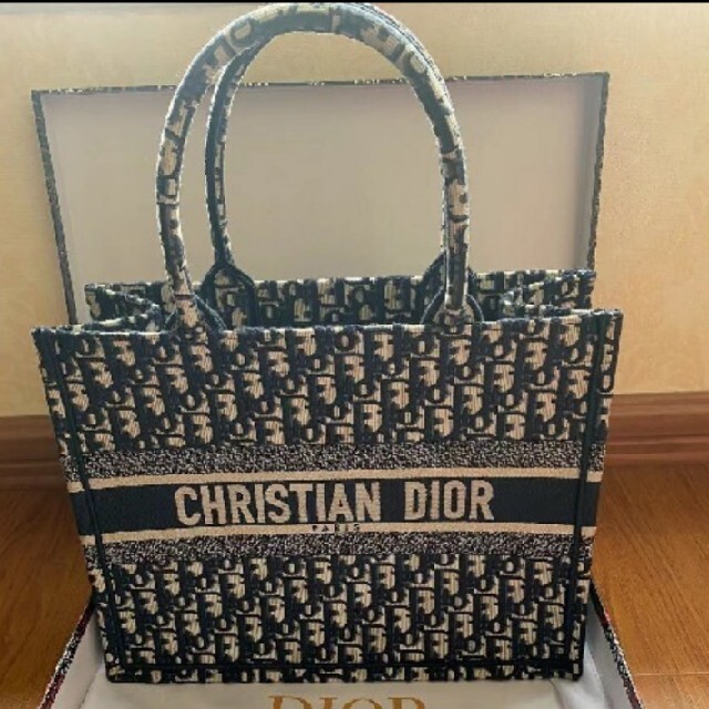 dior トートバック