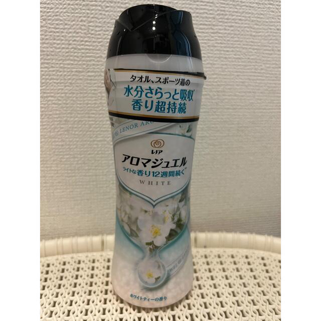 P&G(ピーアンドジー)の【中身のみ】レノア　アロマジュエル　ホワイトティーの香り インテリア/住まい/日用品の日用品/生活雑貨/旅行(洗剤/柔軟剤)の商品写真