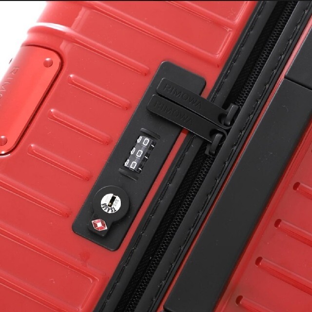 RIMOWA(リモワ)のリモワ RIMOWA スーツケース  エッセンシャル ライト チェックイン レディースのバッグ(スーツケース/キャリーバッグ)の商品写真